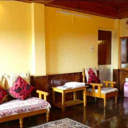 Tip Top Gujarati House Hotel Гангток Екстериор снимка