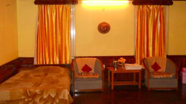 Tip Top Gujarati House Hotel Гангток Екстериор снимка